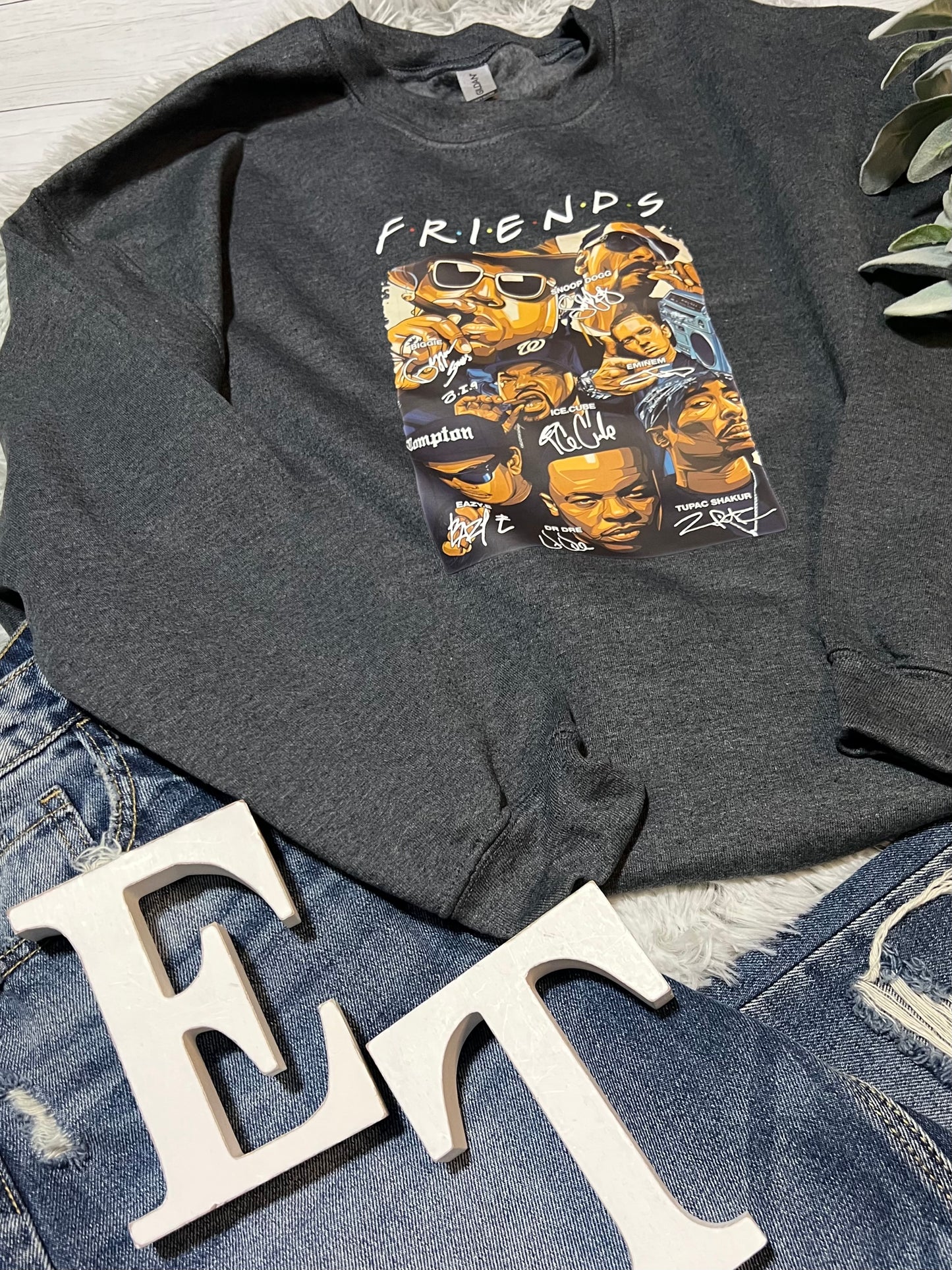 "FRIENDS" Pullover
