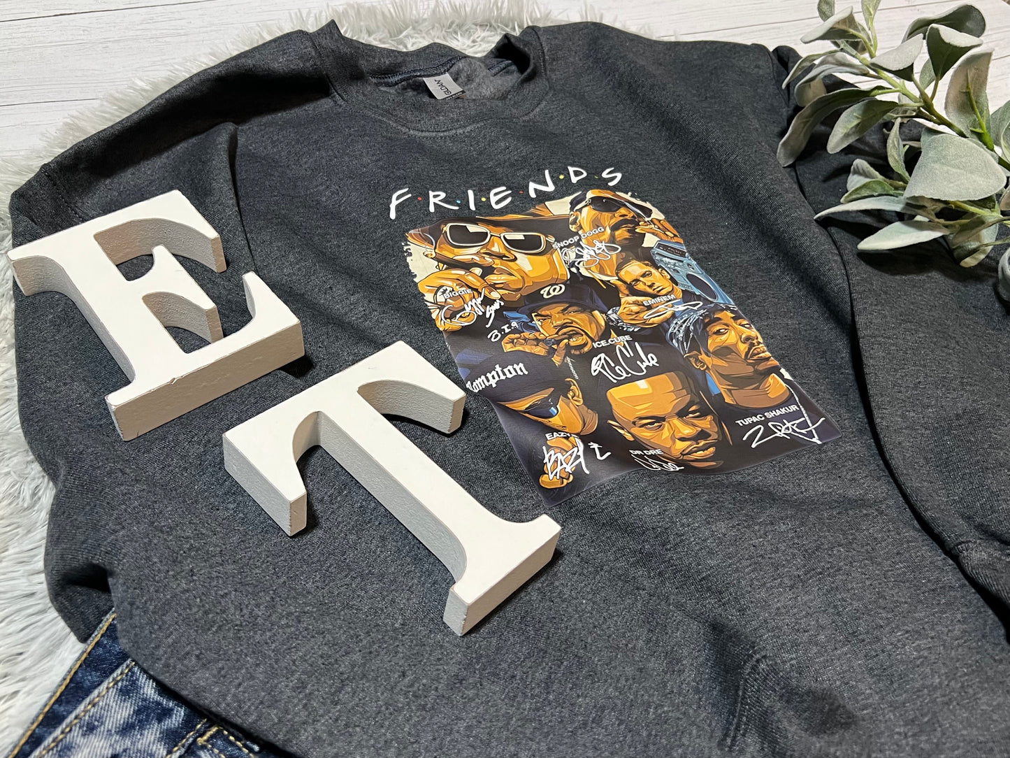 "FRIENDS" Pullover
